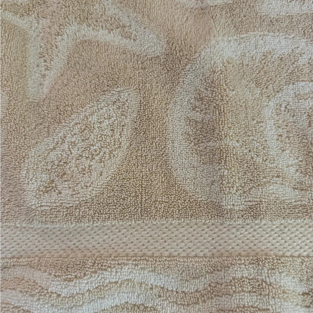 FIELDCREST - Royal Velvet - Beach & Shell & Starfish Pattern - Large Bath Towel